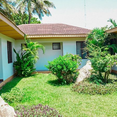 Ack Guest House Mombasa Exterior photo